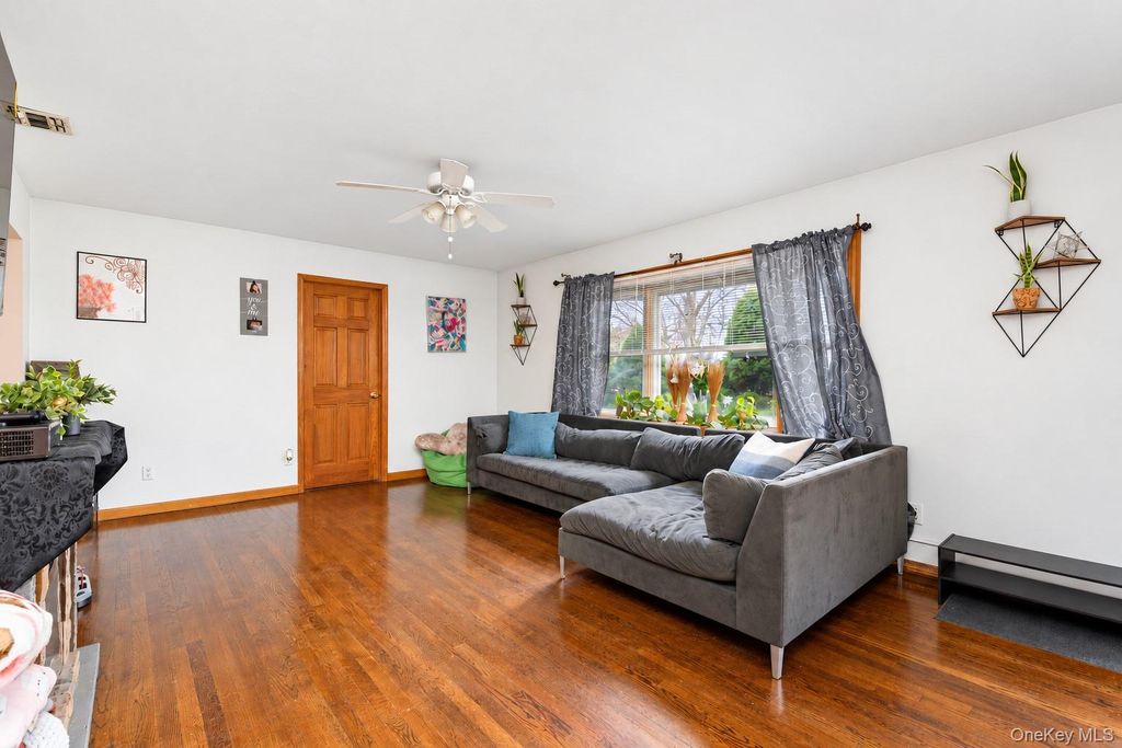 270 Old Commack Road, Kings Park, NY 11754 — photo 4