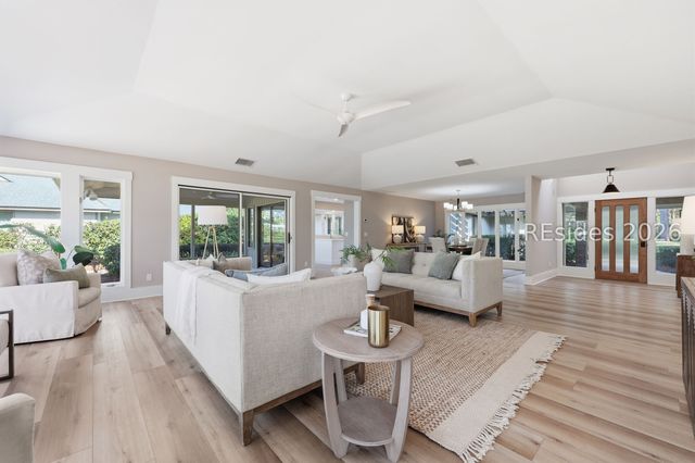 15 Oyster Bay Pl, Hilton Head Island, SC 29926