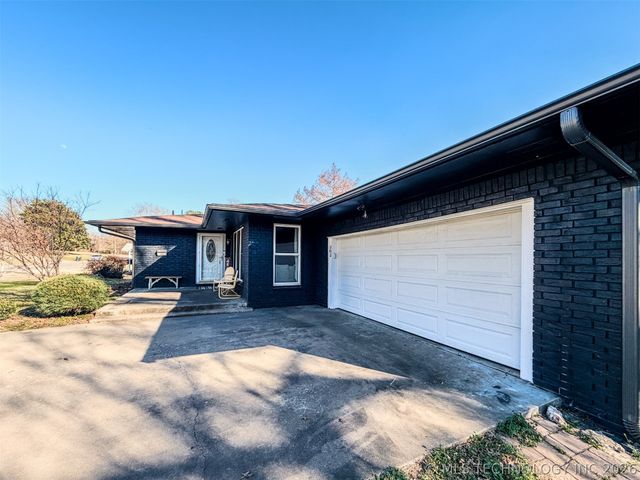 302 E Fuller Street, Tahlequah, OK 74464