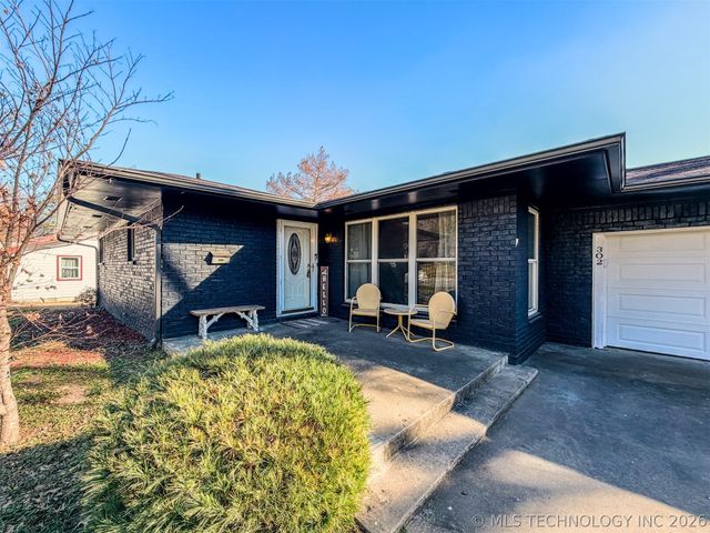 302 E Fuller Street, Tahlequah, OK 74464