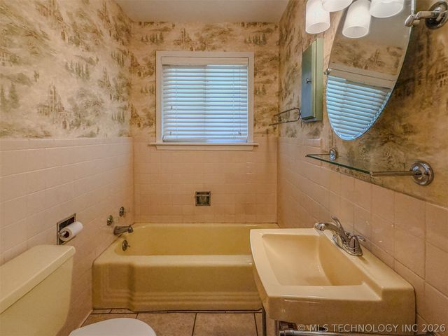 302 E Fuller Street, Tahlequah, OK 74464