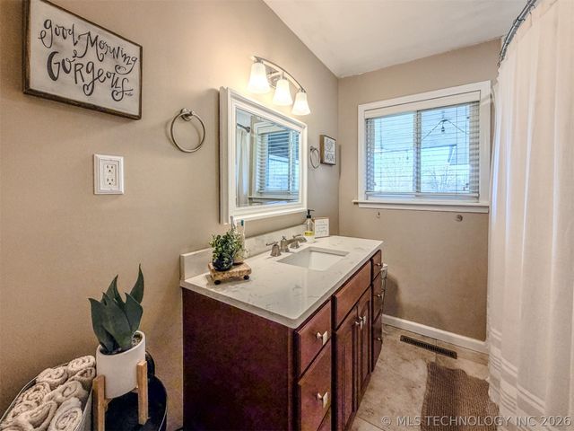 302 E Fuller Street, Tahlequah, OK 74464