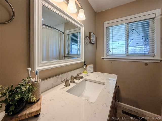 302 E Fuller Street, Tahlequah, OK 74464