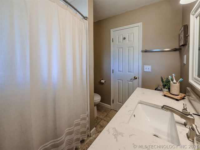 302 E Fuller Street, Tahlequah, OK 74464