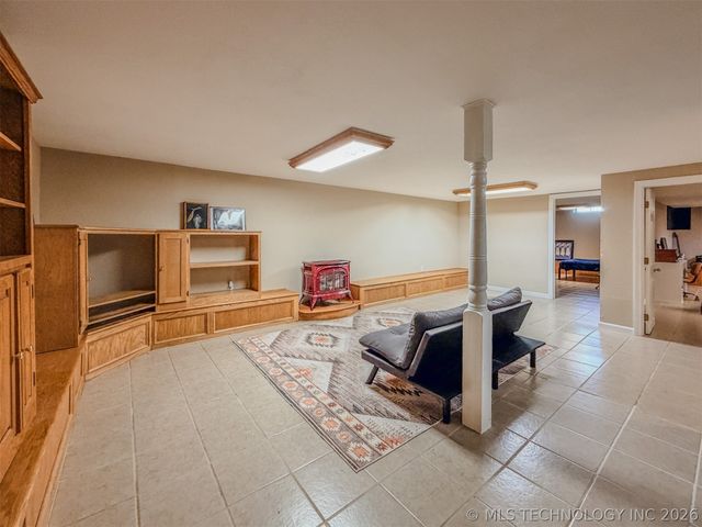 302 E Fuller Street, Tahlequah, OK 74464