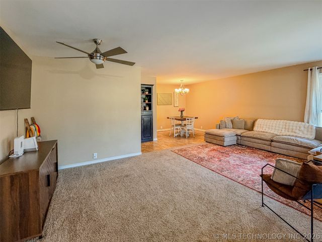 302 E Fuller Street, Tahlequah, OK 74464