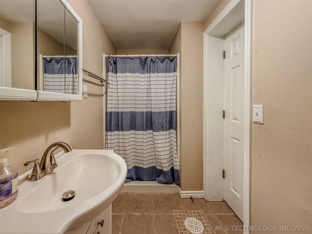 302 E Fuller Street, Tahlequah, OK 74464