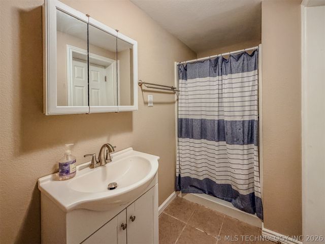 302 E Fuller Street, Tahlequah, OK 74464