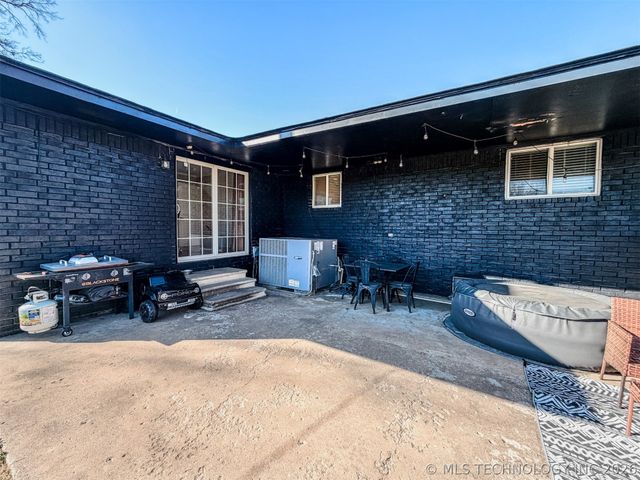 302 E Fuller Street, Tahlequah, OK 74464