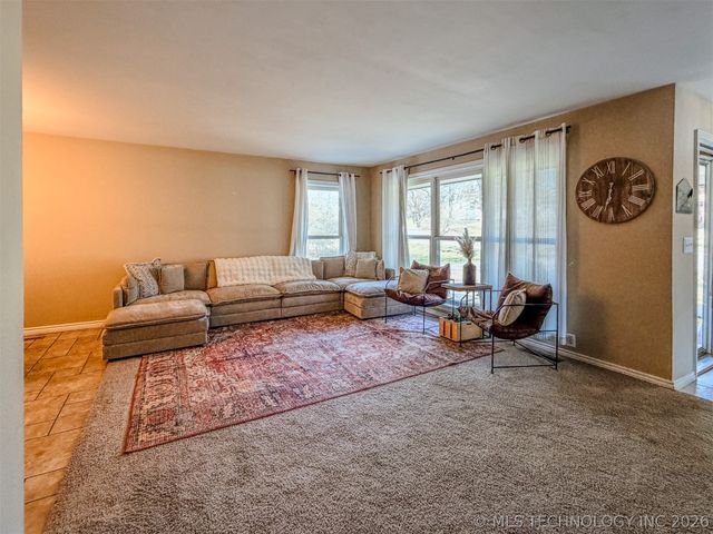 302 E Fuller Street, Tahlequah, OK 74464