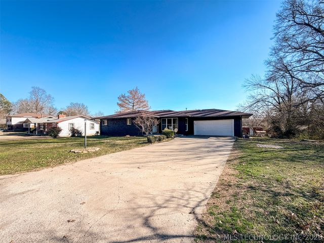 302 E Fuller Street, Tahlequah, OK 74464