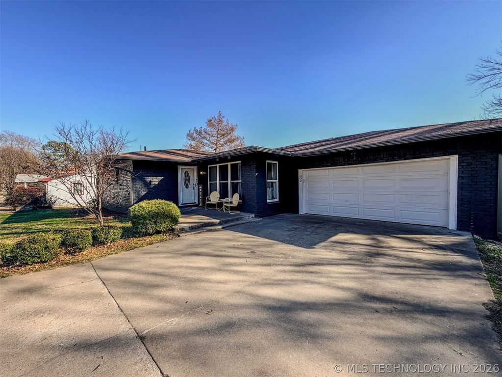 302 E Fuller Street, Tahlequah, OK 74464