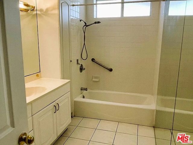 755 N Kenmore Avenue, Los Angeles, CA 90029