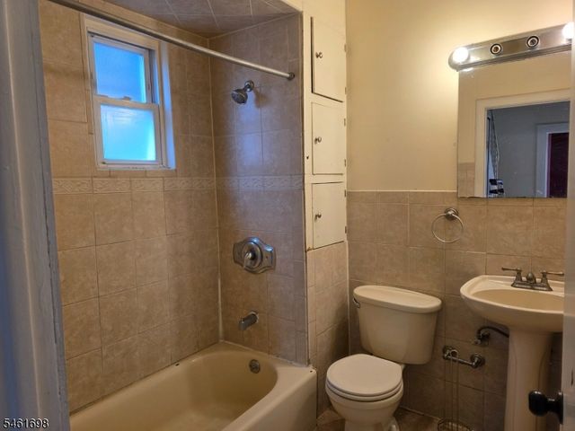 16 Offord St, Passaic City, NJ 07055
