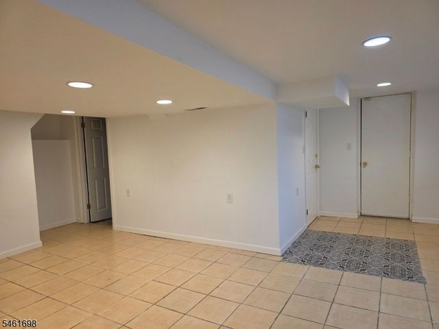 16 Offord St, Passaic City, NJ 07055