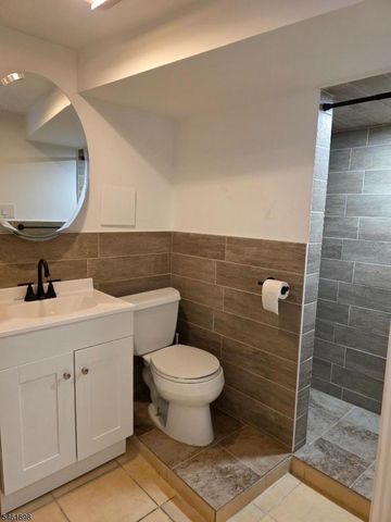 16 Offord St, Passaic City, NJ 07055