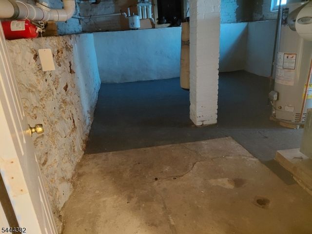 16 Offord St, Passaic City, NJ 07055