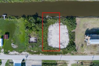 1092 Mabry Street, Gilchrist, TX 77617