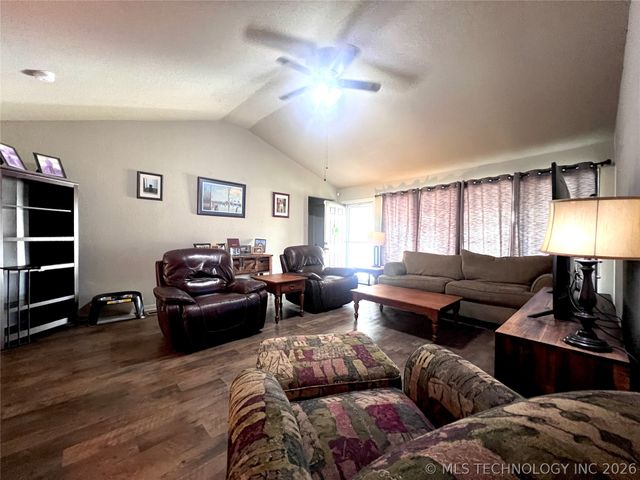 1610 E Osage Avenue, Mcalester, OK 74501