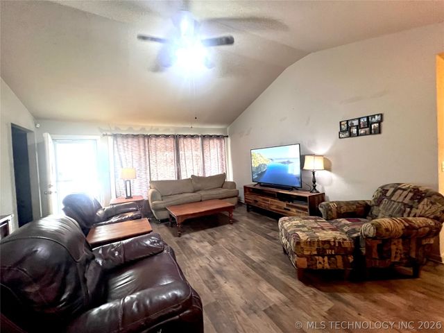 1610 E Osage Avenue, Mcalester, OK 74501