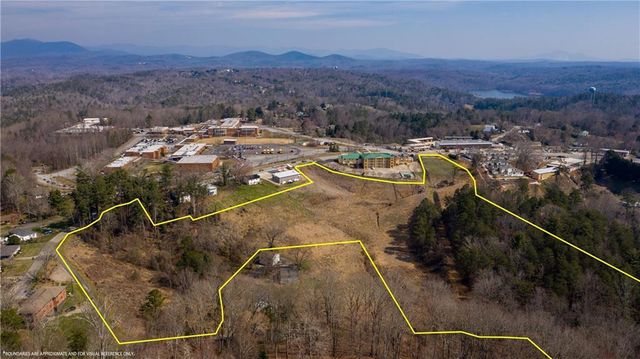 635 North Grove Street, Dahlonega, GA 30533