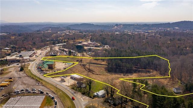 635 North Grove Street, Dahlonega, GA 30533