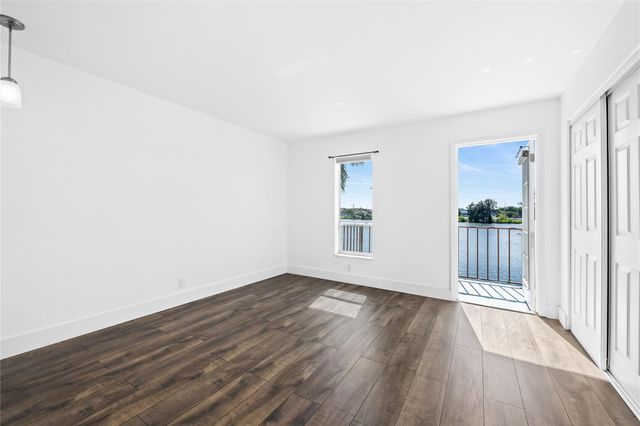 1100 Crystal Lake Dr 209, Deerfield Beach, FL 33064