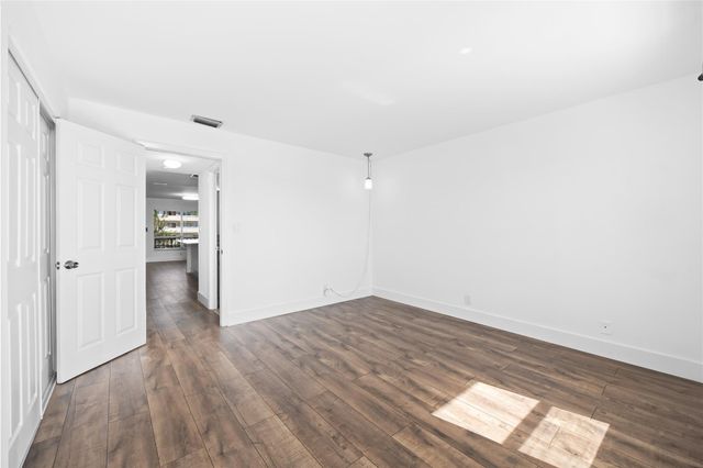 1100 Crystal Lake Dr 209, Deerfield Beach, FL 33064