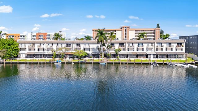 1100 Crystal Lake Dr 209, Deerfield Beach, FL 33064