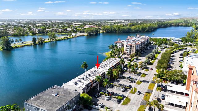 1100 Crystal Lake Dr 209, Deerfield Beach, FL 33064