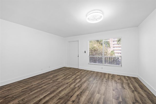 1100 Crystal Lake Dr 209, Deerfield Beach, FL 33064