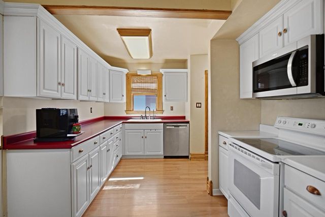 8203 12th PLACE, Kenosha, WI 53144