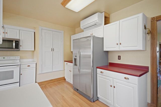 8203 12th PLACE, Kenosha, WI 53144