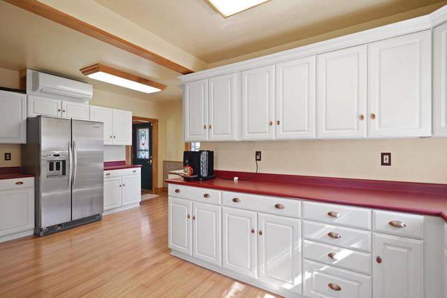 8203 12th PLACE, Kenosha, WI 53144