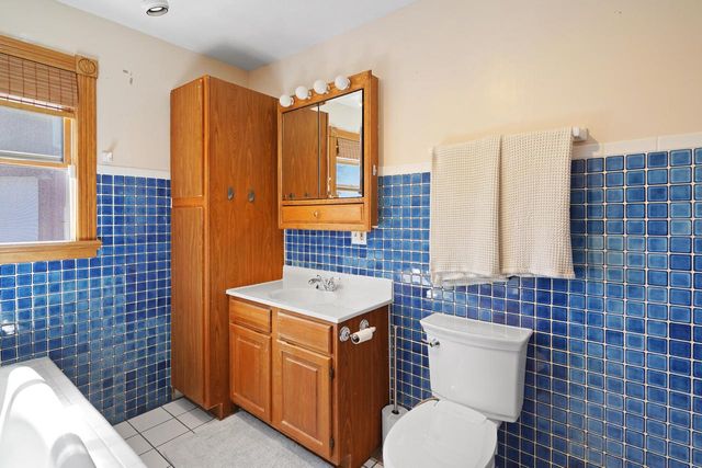 8203 12th PLACE, Kenosha, WI 53144