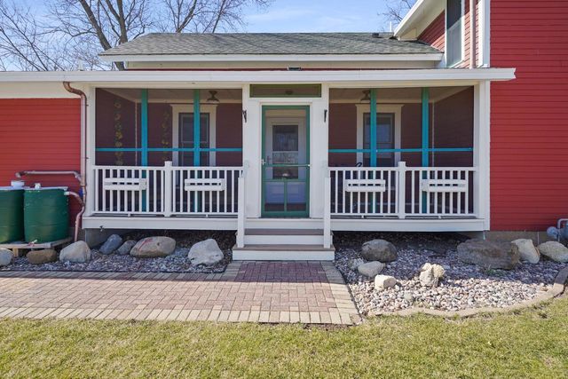 8203 12th PLACE, Kenosha, WI 53144