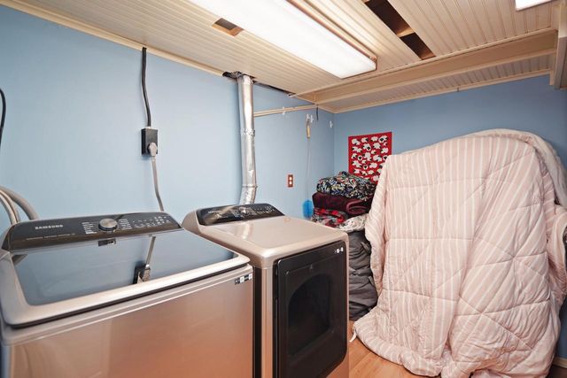 8203 12th PLACE, Kenosha, WI 53144