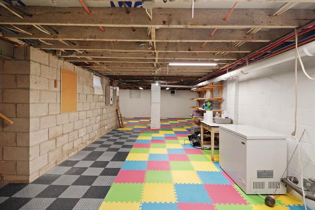 8203 12th PLACE, Kenosha, WI 53144