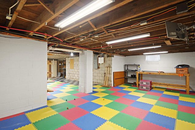 8203 12th PLACE, Kenosha, WI 53144