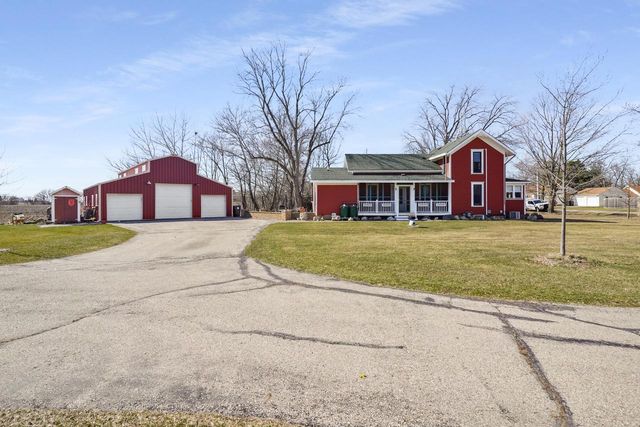 8203 12th PLACE, Kenosha, WI 53144