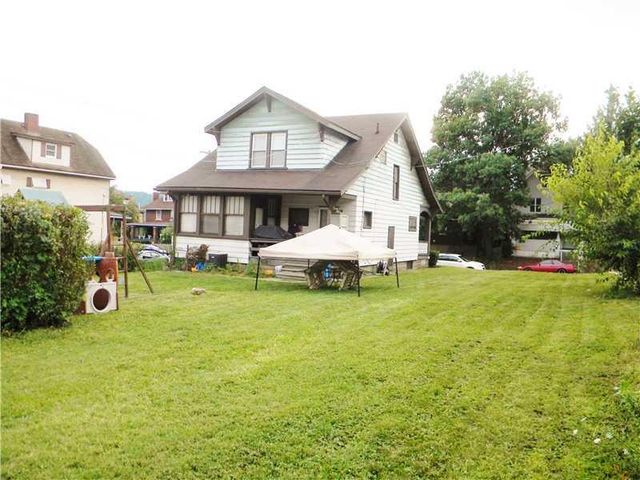 1600 Leishman Ave, New Kensington, PA 15068
