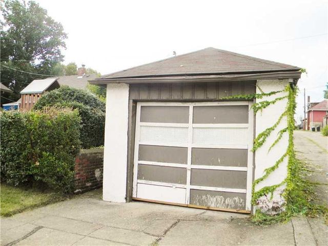 1600 Leishman Ave, New Kensington, PA 15068