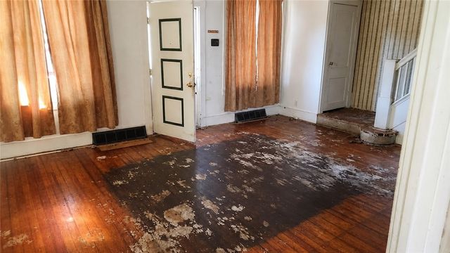 1600 Leishman Ave, New Kensington, PA 15068