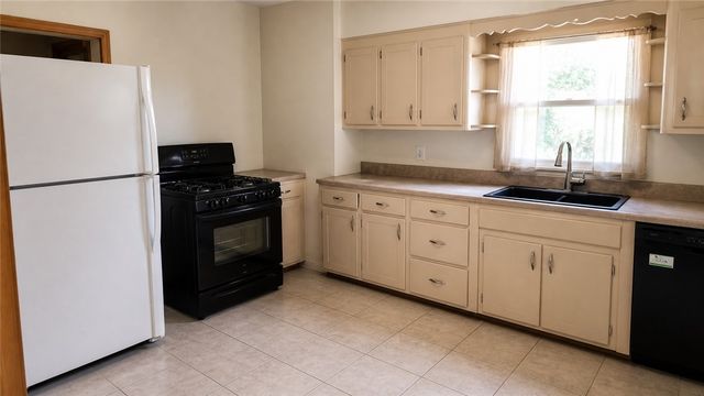 1600 Leishman Ave, New Kensington, PA 15068
