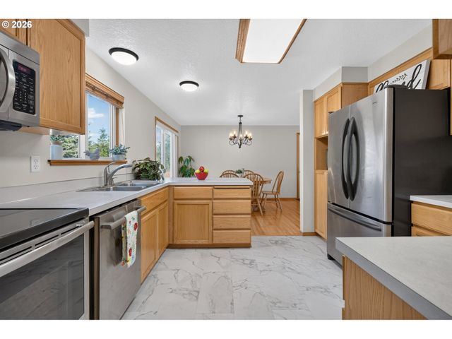 59689 DEER HAVEN Ln, St Helens, OR 97051