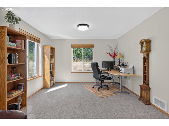 59689 DEER HAVEN Ln, St Helens, OR 97051