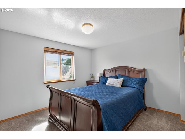 59689 DEER HAVEN Ln, St Helens, OR 97051