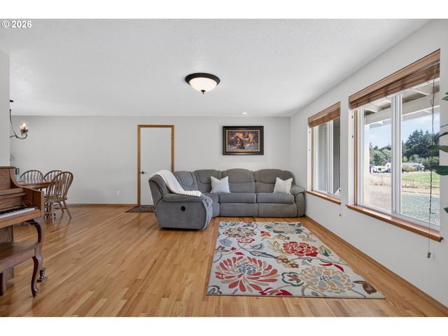 59689 DEER HAVEN Ln, St Helens, OR 97051