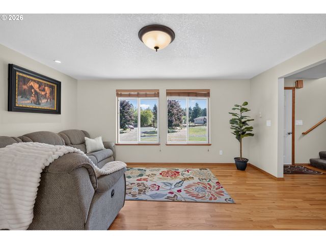 59689 DEER HAVEN Ln, St Helens, OR 97051