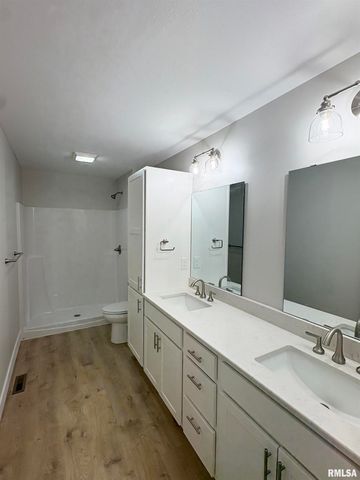 1109 Lawson Street, Washington, IL 61571